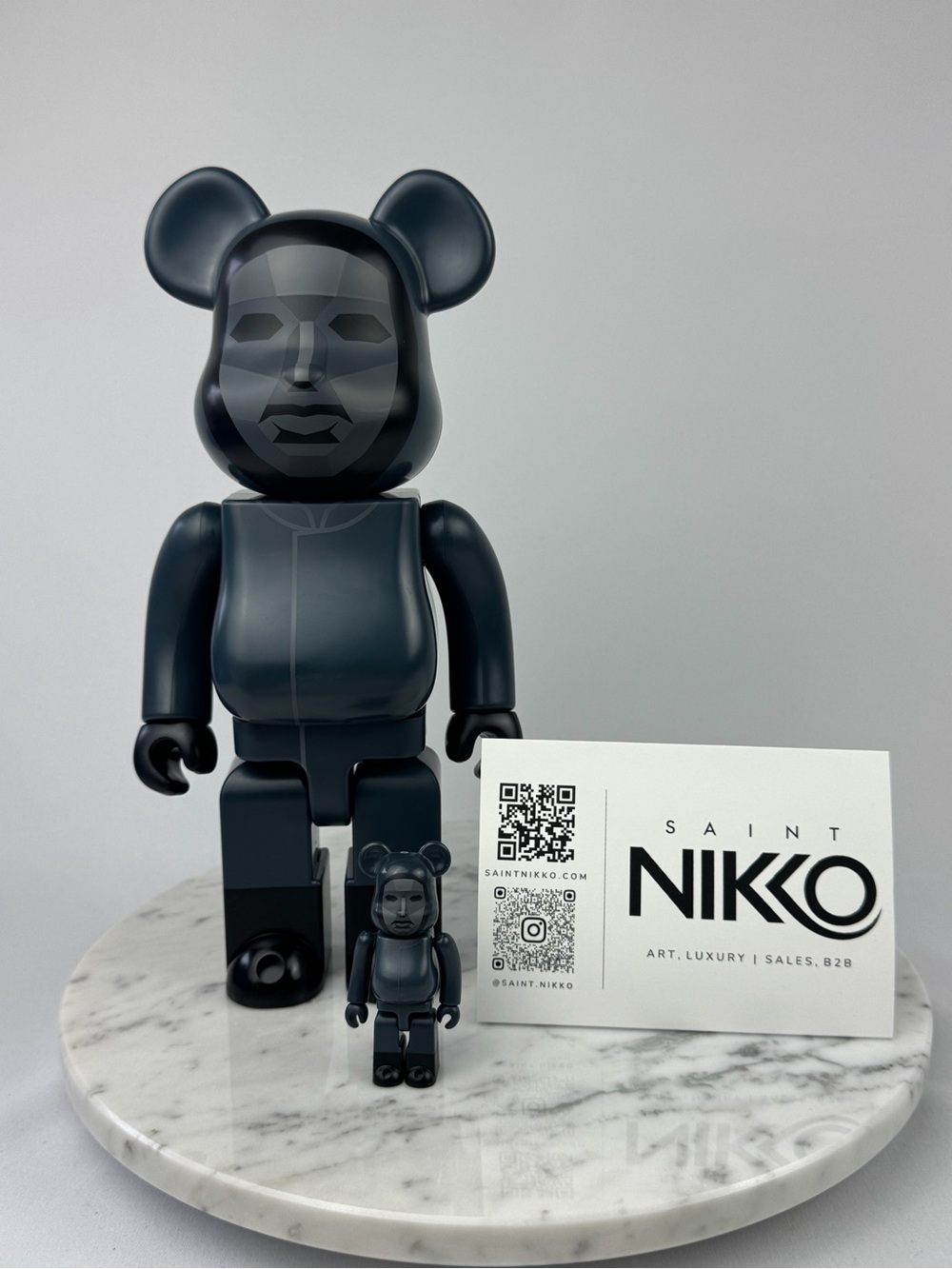 Squid Game Frontman Guard Bearbrick 400% + 100% Figure Set - Black